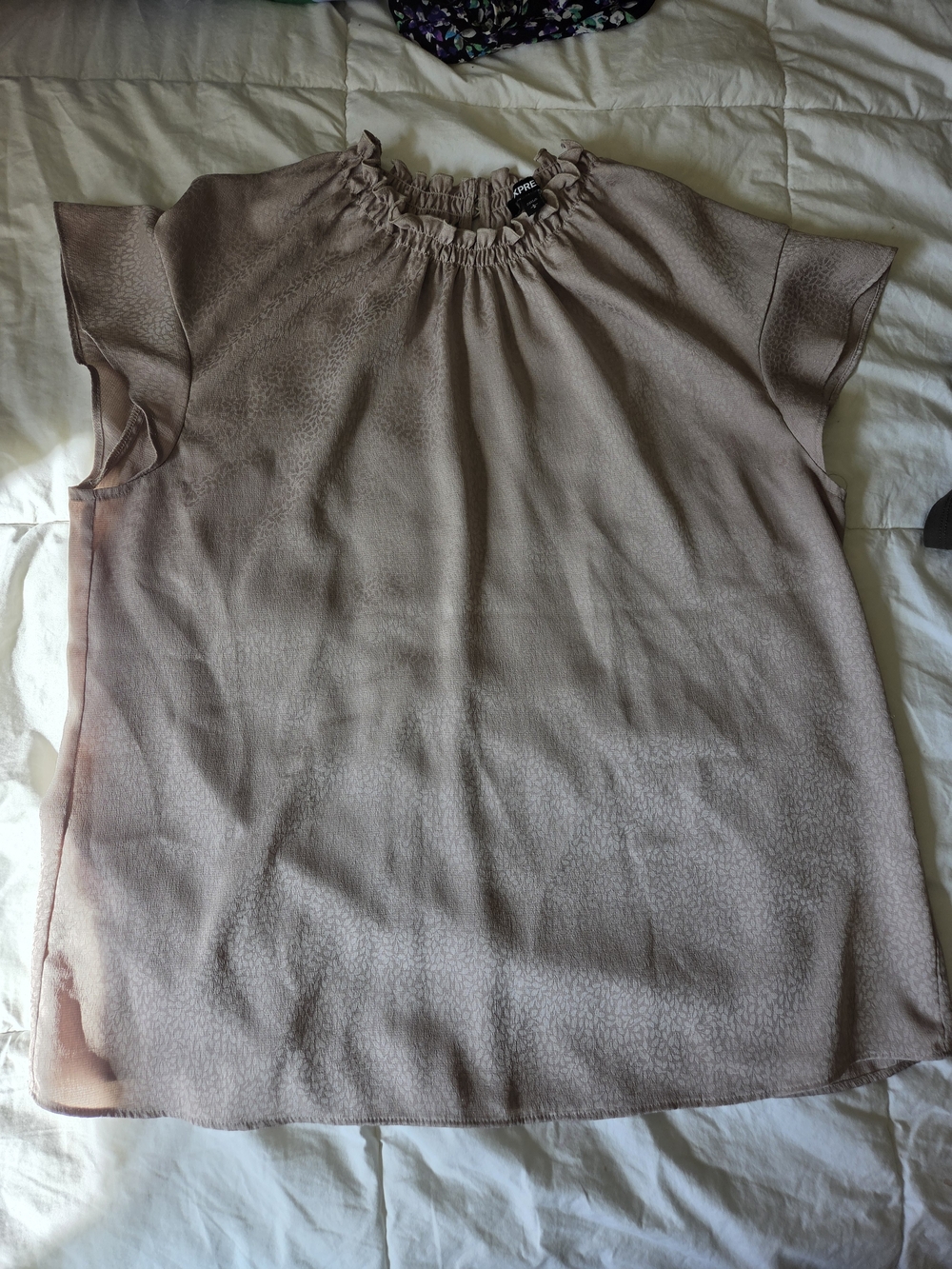 Express Flutter Sleeve Ruffle Neck Blouse Taupe Tan Sz L Excellent Condition